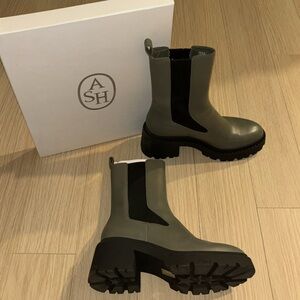 ASH Nile Leather Chelsea Boots —LIKE NEW—Size 11 (US)— Leaf Green color